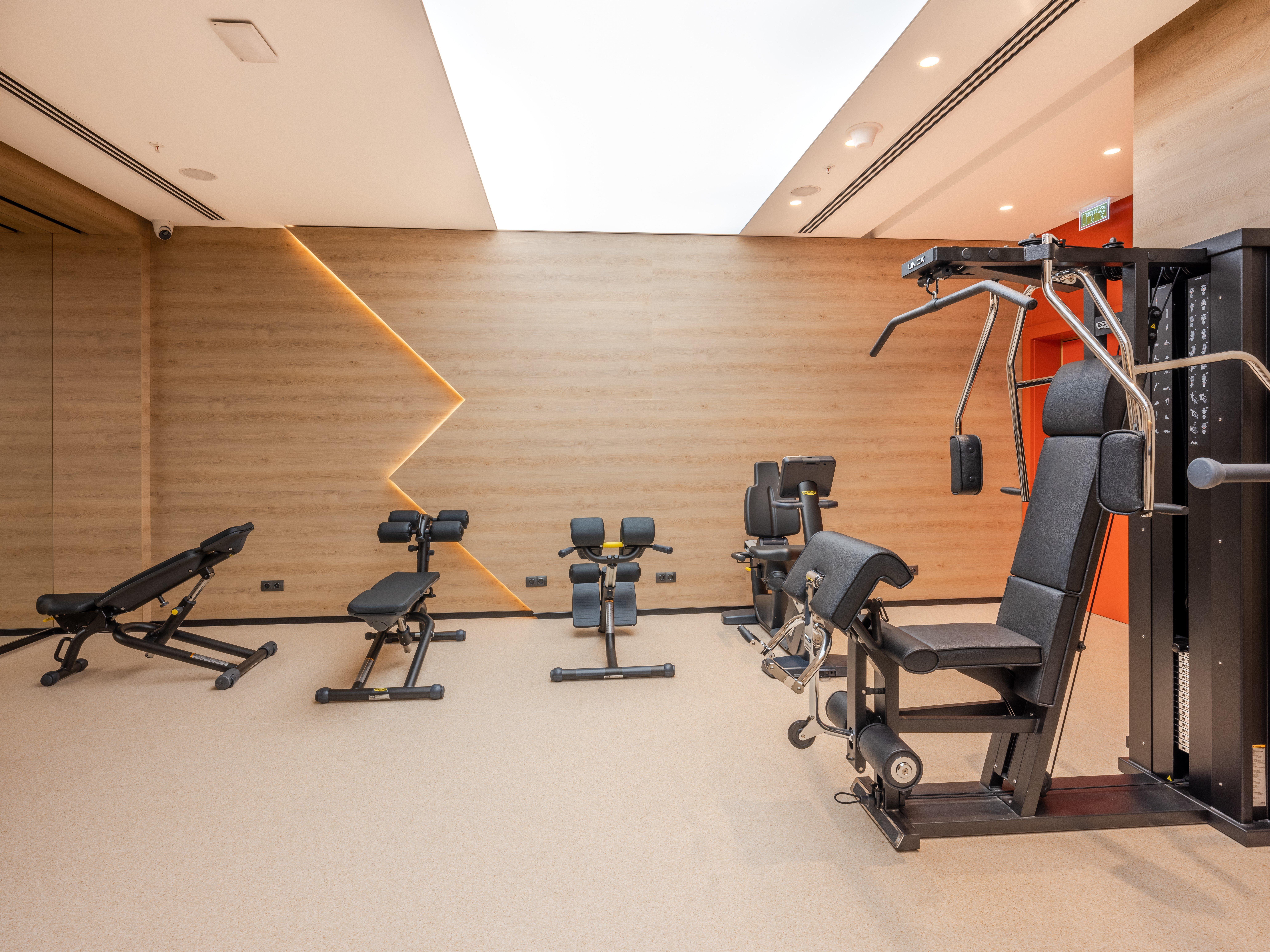 Hotel Intercontinental Baku By Ihg Exterior foto The gym at the Mandarin Oriental, Hong Kong